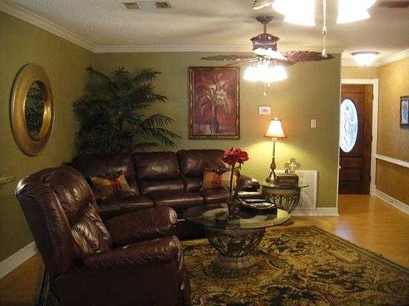 4th image of 673 Birchwood Dr