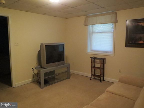3rd image of 11605 Mohican Ln