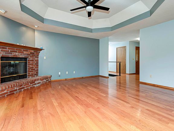 4th image of 514 S Farm Road 193