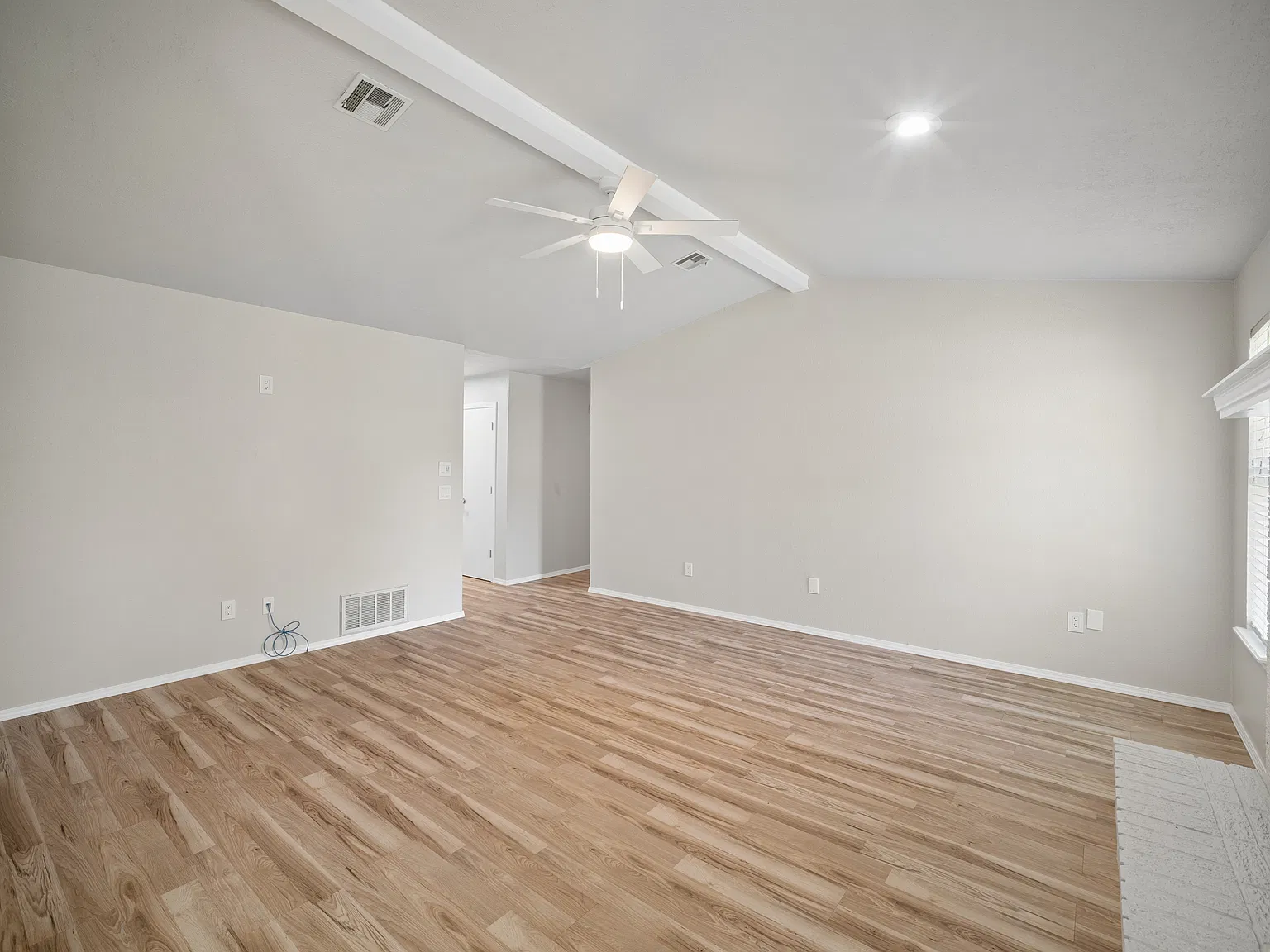 3 bed, 1328 sqft, $1,850 — Photo 3