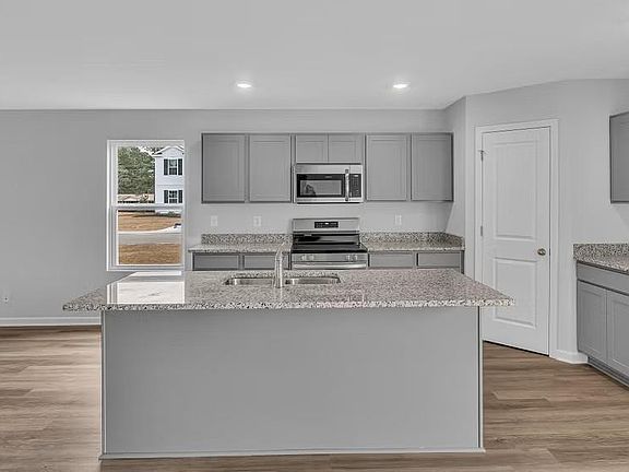 5th image of 250 Green Pasture Rd