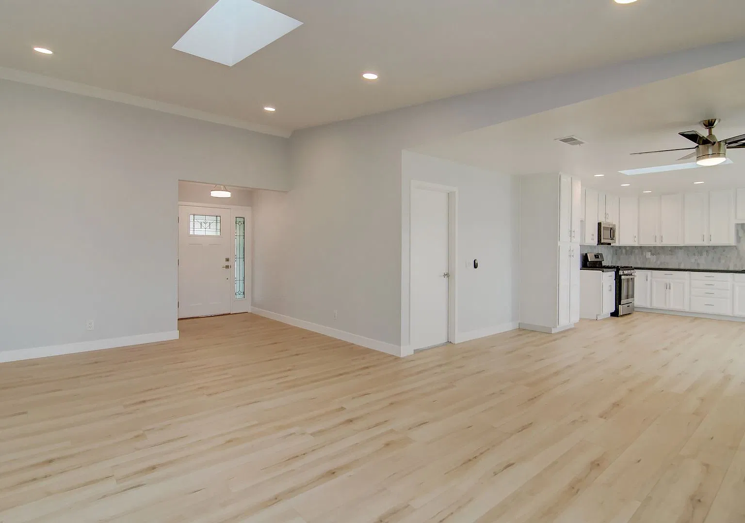 Turnkey Huntington Beach Home with Modern Upgrades! — Photo 4