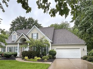 592 Charles Pl, Highland Heights, OH