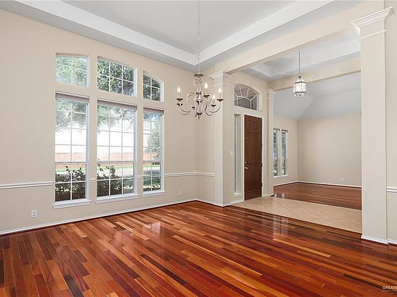 3rd image of 2605 Santa Monica