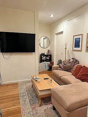 2nd image of 217 E 59th St APT 2R