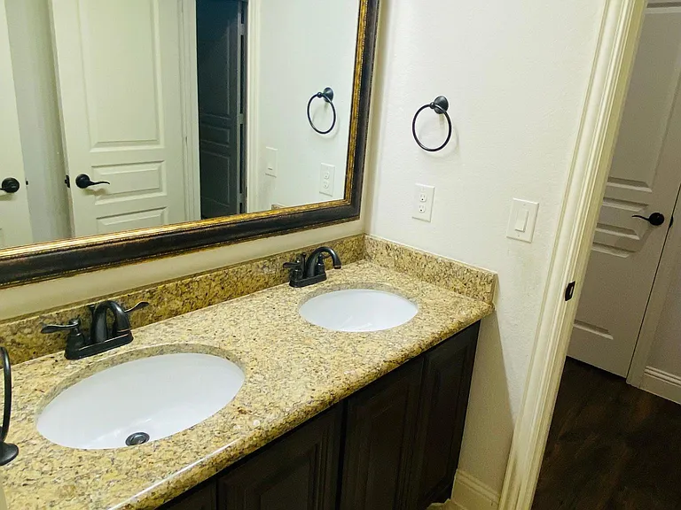 3408 Endicott Ct — Photo 11