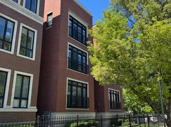 1304 N Wood St Unit 2, Chicago, IL 60622