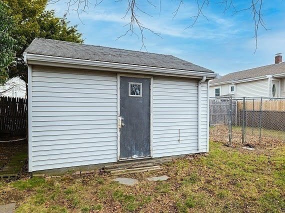 5th image of 65 Gore Rd