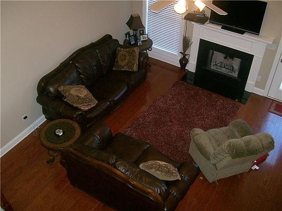 3rd image of 37 Anderton Dr #37