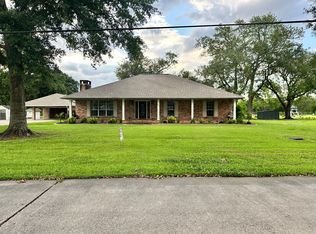 168 Sarah Victoria Dr, Belle Chasse, LA 70037