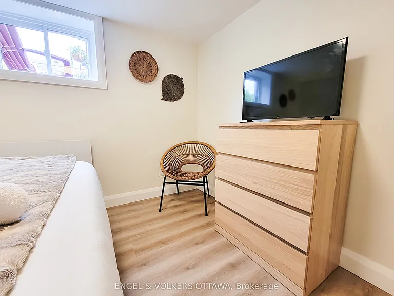 2075 Balharrie Ave #B — Photo 14