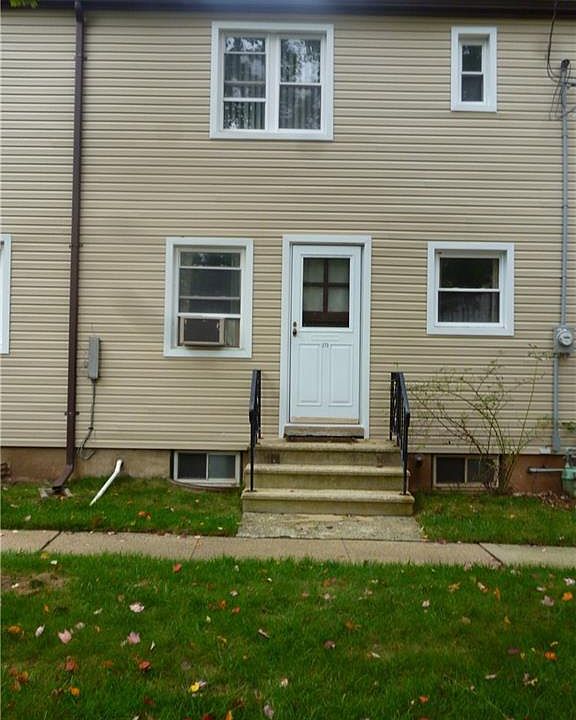 2nd image of 273 Rose St #102E
