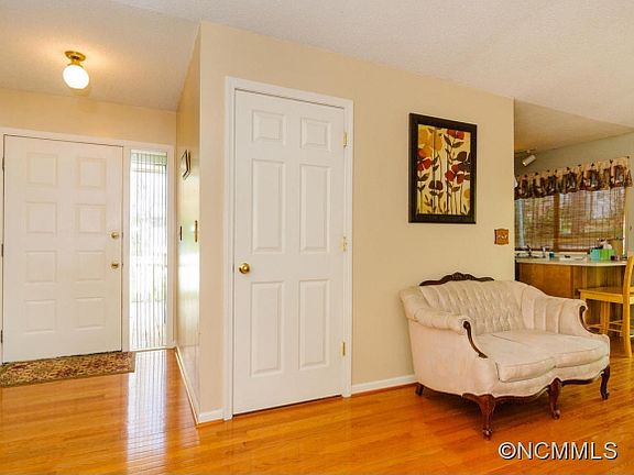 4th image of 41 Wildwood Cir