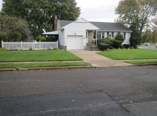 2143 Longfellow Ave, East Meadow, NY 11554