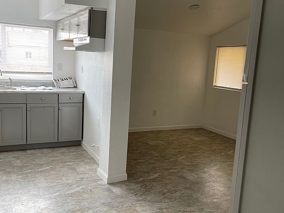 3rd image of 302 Decatur St #1