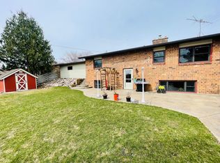 25 Circle Dr, Gilbert, MN 55741