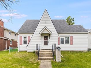 657 1st St, Crete, IL 60417