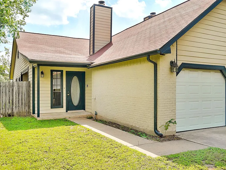 8704 Clearbrook Trl #A — Photo 2