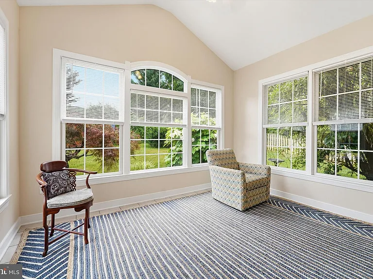 11406 Rolling Green Pl — Photo 38