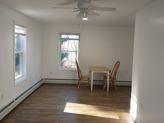 2nd image of 21 Dyer St #B