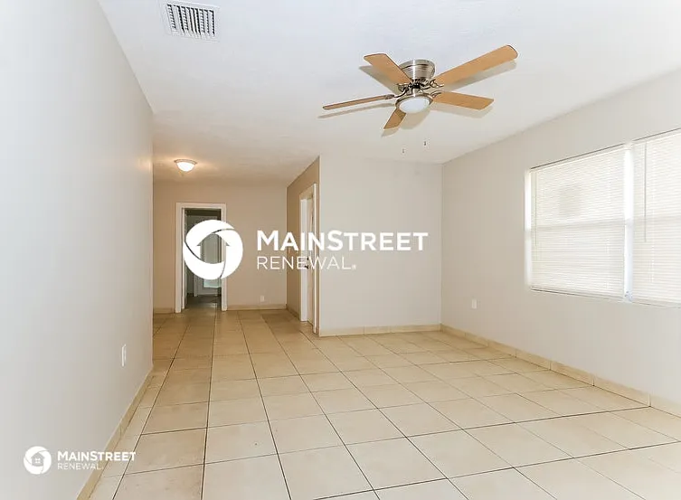 341 Ashley St — Photo 4