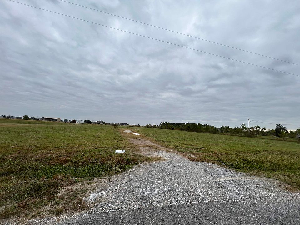 2nd image of 127 Belle Savane Rd