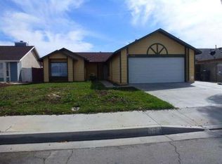 664 Twinberry Ln, Lancaster, CA 93534