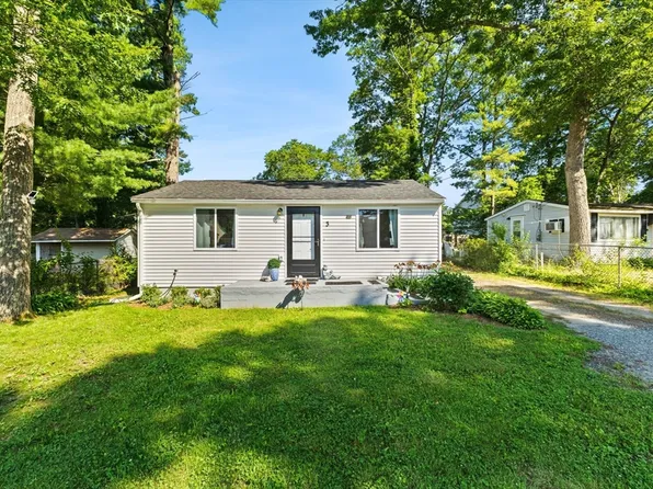 3 Violet St, Lakeville, MA 02347