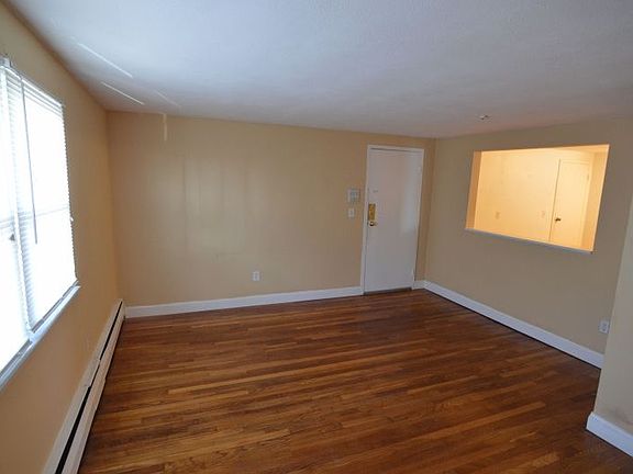 4th image of 18 Essex St APT 5A