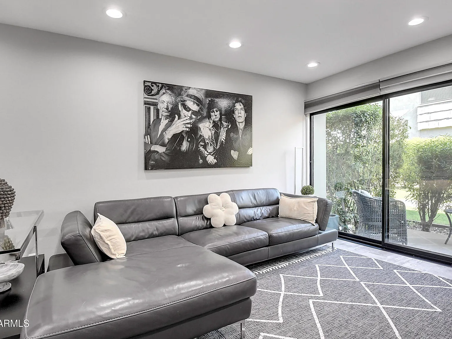 2 bed, 1.5 bath, 986 sqft, $2,500 — Photo 4