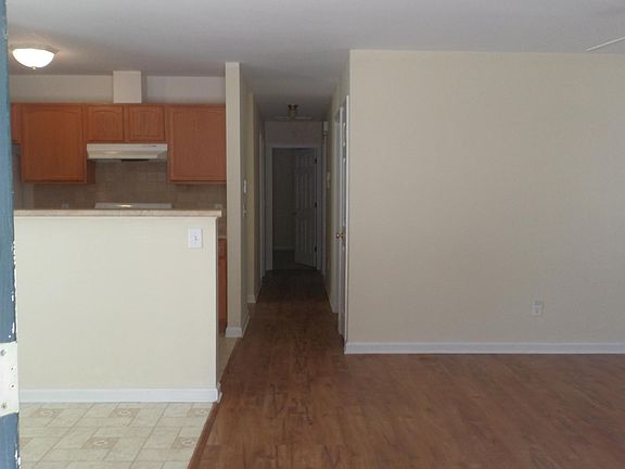 3rd image of 302 Bingham St