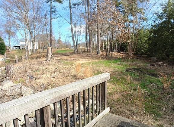 3rd image of 2703 Westview Dr