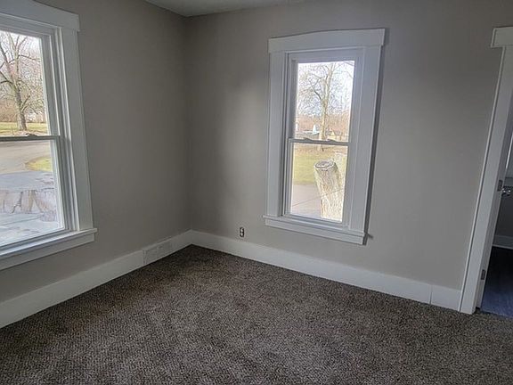 3rd image of 1325 S Hoyt Ave #2