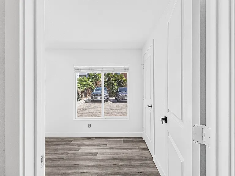 8101 Larson Avenue — Photo 28
