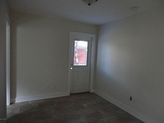 5th image of 129 9TH Avenue N