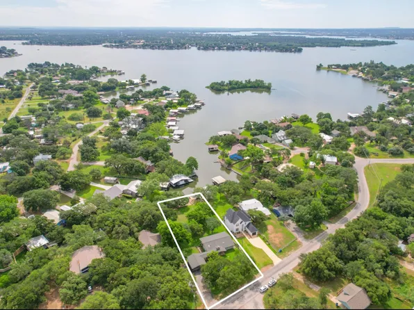 215 Sunrise Dr, Sunrise Beach, TX 78643