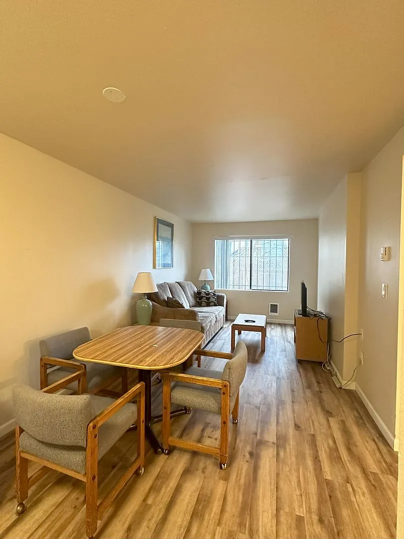 First Hill Apartments — Photo 4