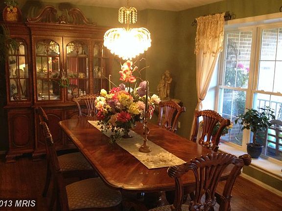 4th image of 88 Hamlin Dr