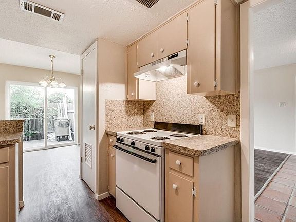4th image of 2611 Ektom Dr APT B