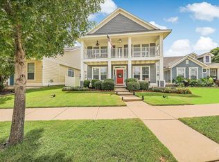 10332 Franklin Dr, Aubrey, TX 76227