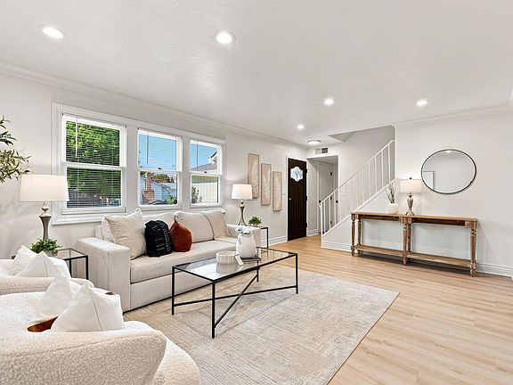 5th image of 2482 Archer Ave