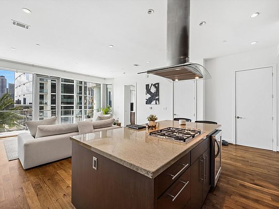 5th image of 1600 Post Oak Blvd Unit 1006