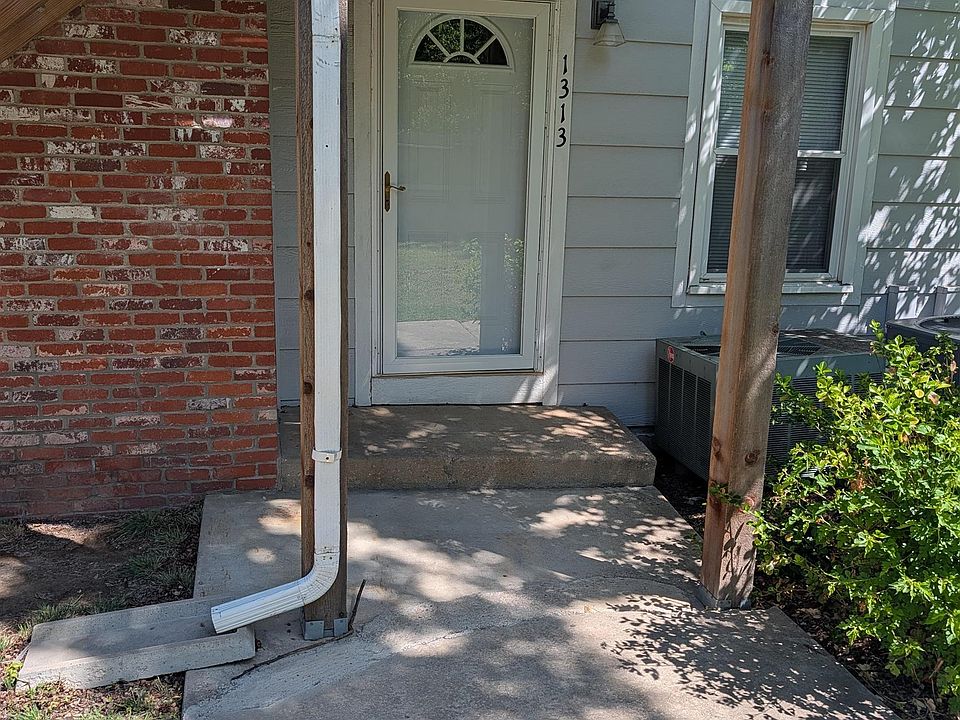1st image of 1717 S Cypress St APT 1313