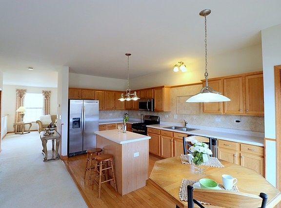5th image of 171 Willow Blvd