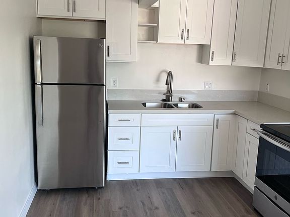 4th image of 2005 Highland Ave #14A