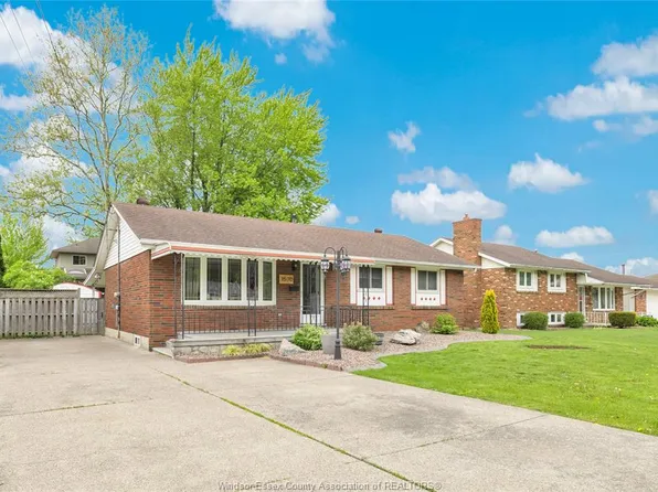 1570 Laurier Dr, Lasalle, ON N9J 1N5