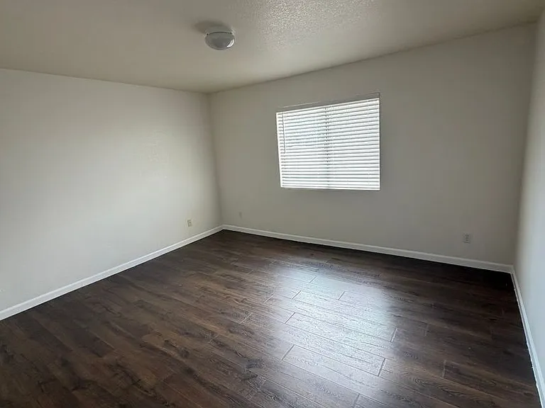 1102 Desert Oak Pl — Photo 9