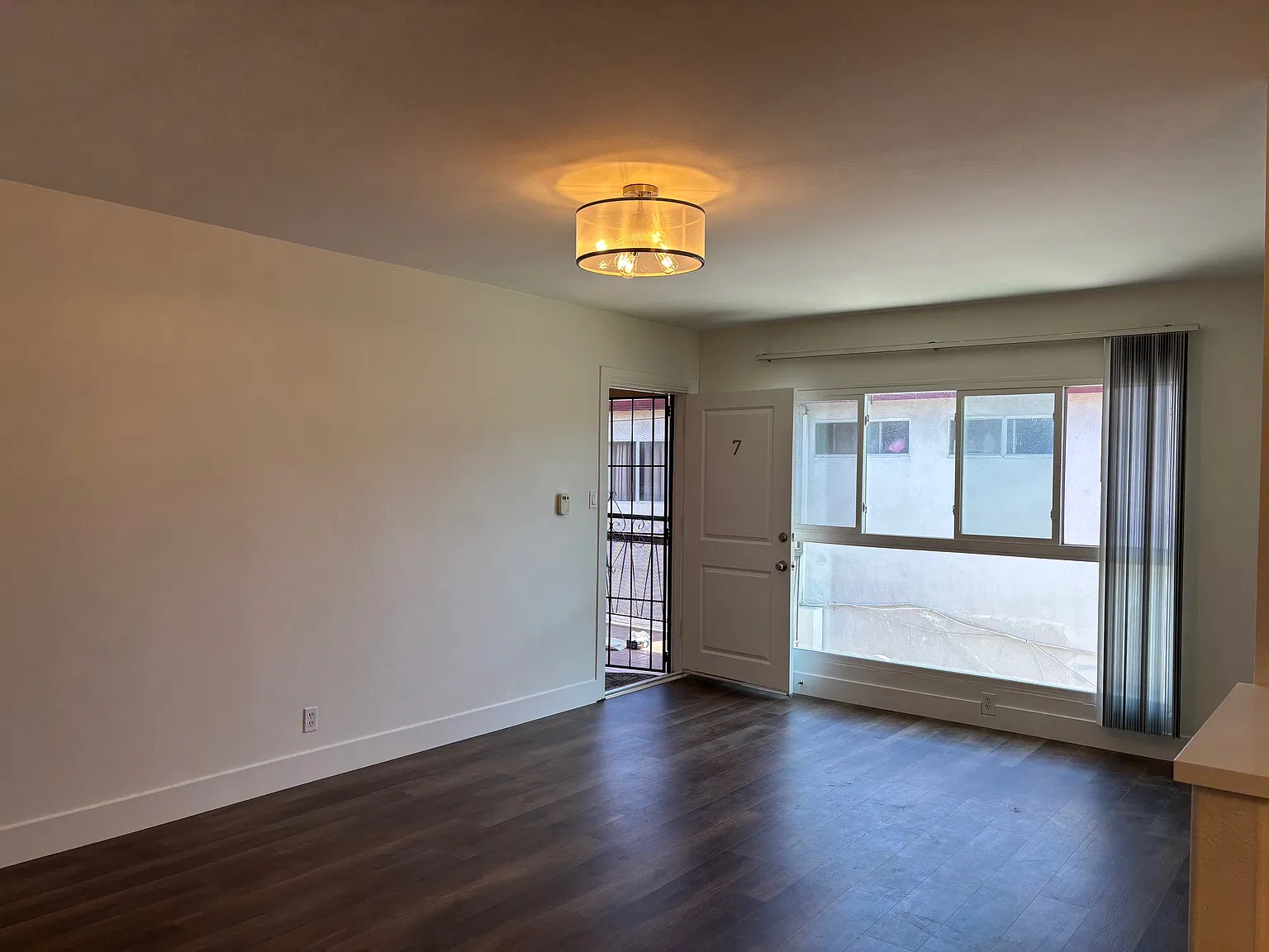 1 bed, 700 sqft, $2,295 — Photo 2
