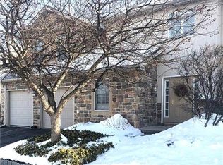 9 Holly Ct, Easton, PA 18040