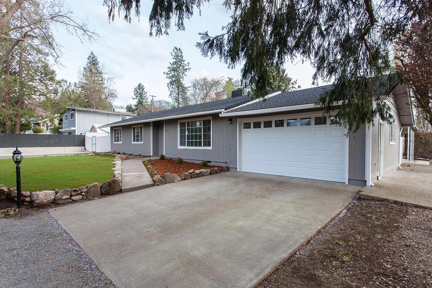 2210 Aloha Ave photo 1